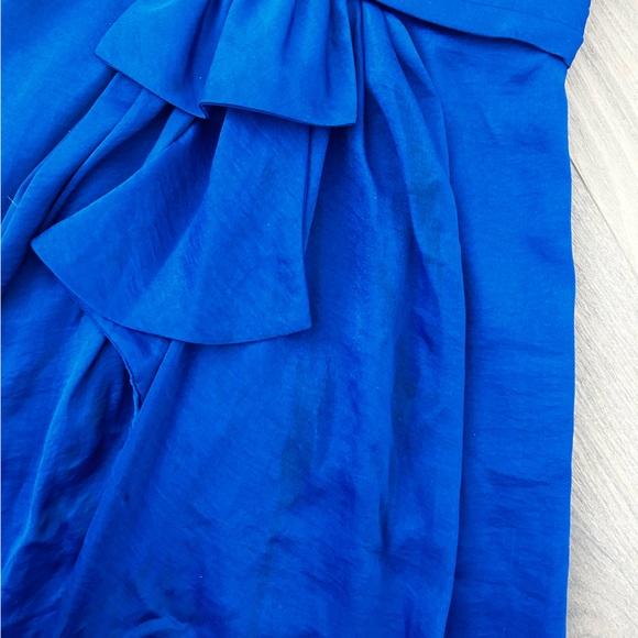 EUC BCBG Maxaria Palais One Shoulder Mini Dress Size 0 - Picture 8 of 8